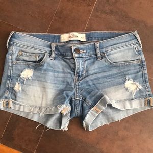 Hollister Shorts size 25 (1)